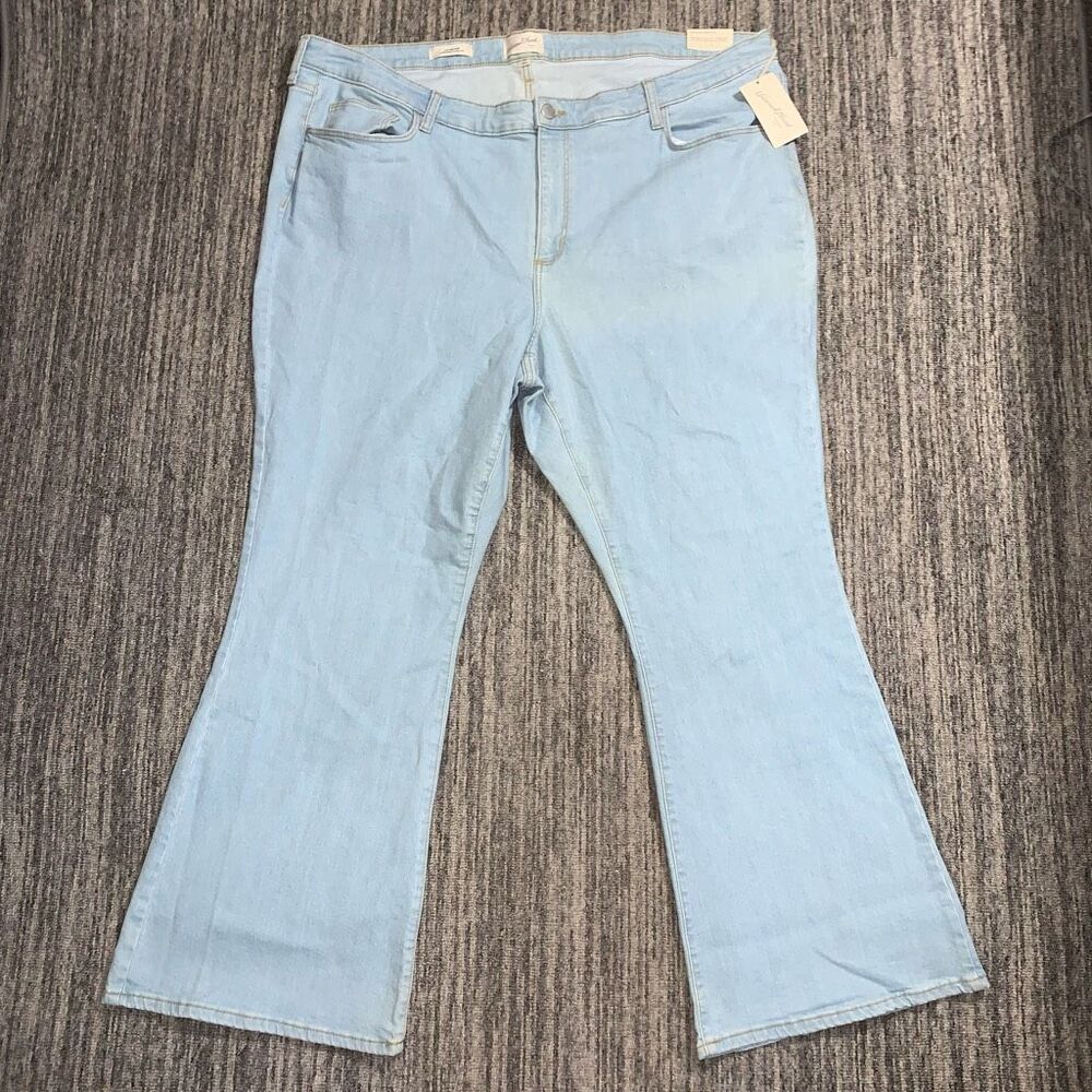 Universal Thread Womens 26W High Rise Flare Leg Jeans Light Wash Stretch NWT